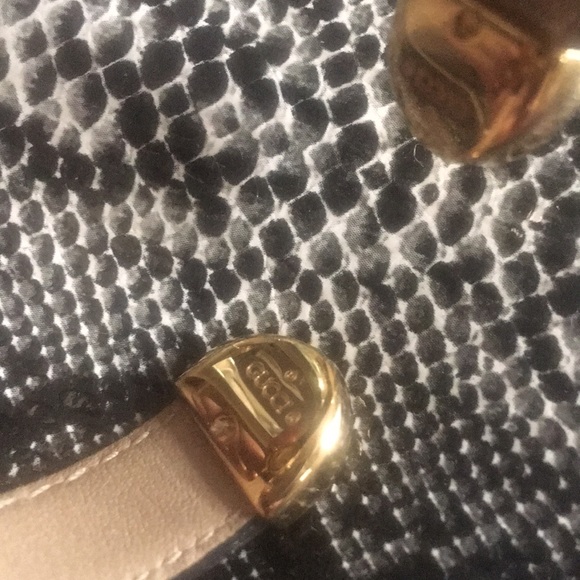 Gucci watch never worn!! - Picture 4 of 6